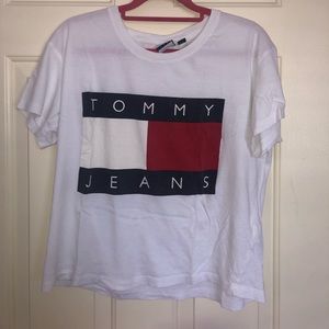 TOMMY HILFIGER t shirt
